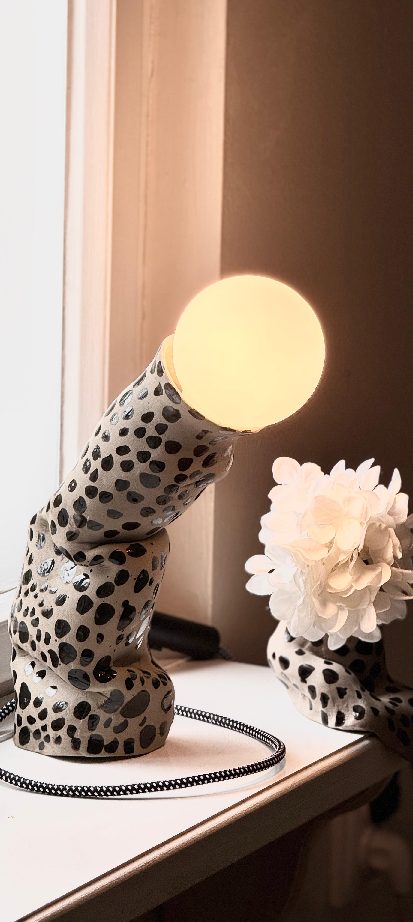 Keramicka lampa E.T. detalj 1 Keramicka lampa ET detalj
